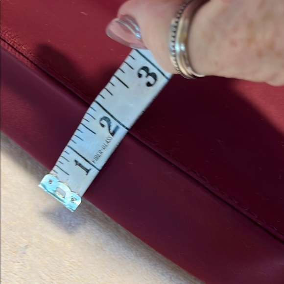 👜 GUESS Los Angeles Burgundy Crossbody Bag – Nylon & Faux Leather - Picture 10 of 10